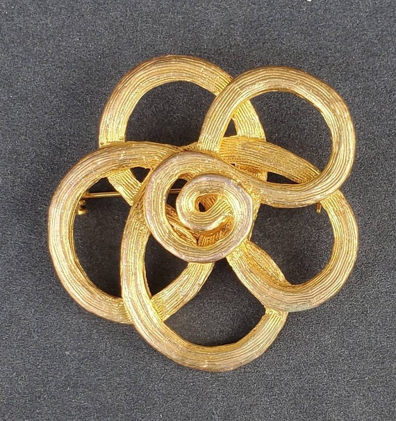 Vintage unsigned gold-plated pin /Brooch - image 2