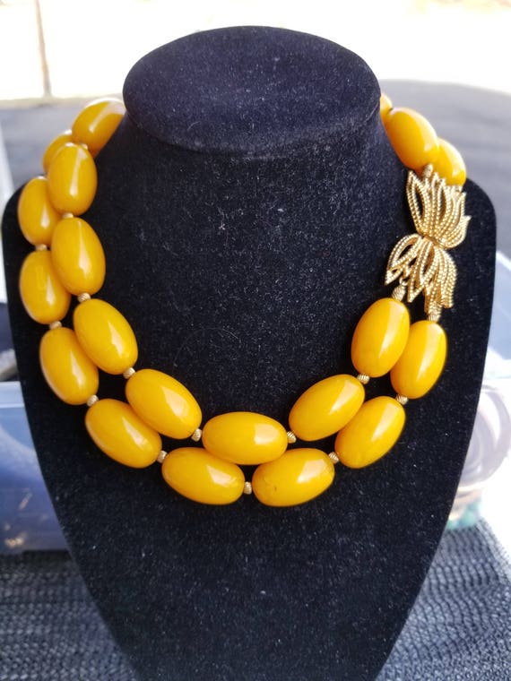 butterscotch bakelite necklace tested bakelite