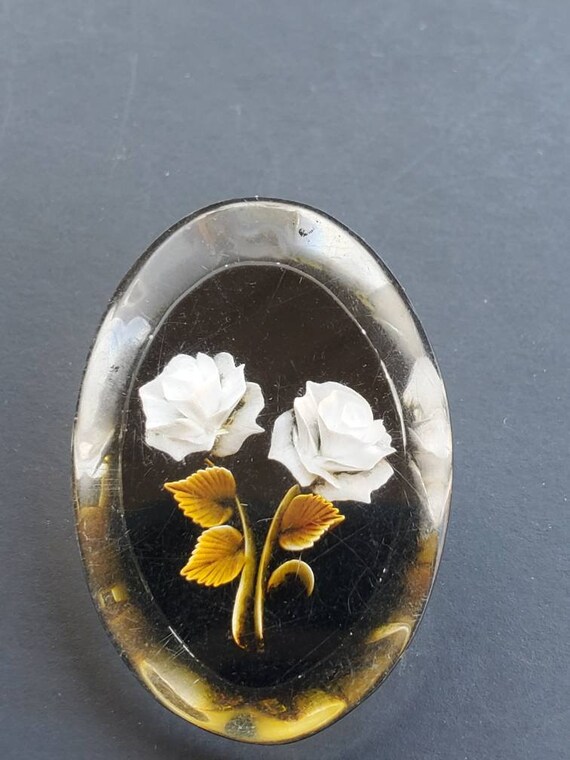 Vintage  Lucite Pin with White and Black Flower p… - image 3