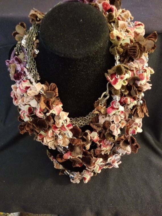 Fabulous FELT FLOWERS necklace - image 1