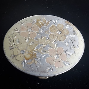 Vintage Sterling Silver Cake Powder Compact