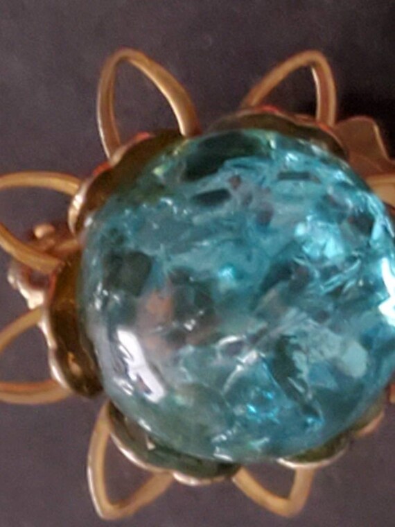 Vintage Lucite Necklace, bracelet and Matching Cl… - image 7