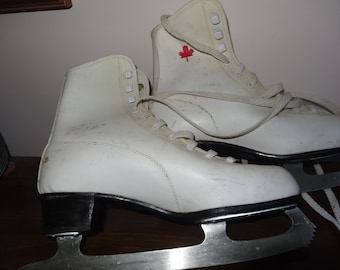 Ladies Ice Skates Size 6 Made In Taiwan Very Good Condition