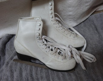 Ladies Ice Skates Size 8W Very Good Condition Made In China