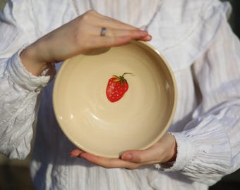 Handgemaakt aardewerk aardewerk aardbeien borden/handgetekende aardewerk unieke fruitschaal/keramische ontbijtschaal/keramische ontbijtkom