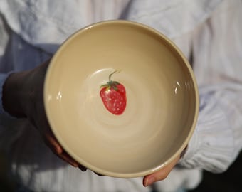 Handgemaakte aardewerken fruitschaal/aardbeienschaal/handgetekende beschilderde keramische schaal/aardbei Keukendecor Matcha-kom