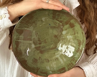 Tazón de cerámica verde para sopa de ramen/ Plato de cerámica para charcutería/ Tazón de cerámica hecho a mano para servir/ Tazón de cerámica para desayuno con decoración rústica