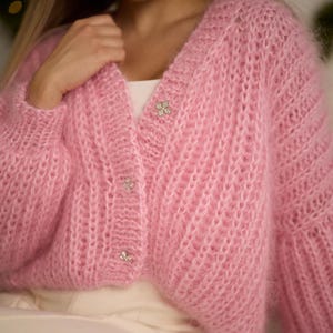 Cozy Mohair Cardigan: Pink Cropped Sweater & Fluffy Knit Light Jacket