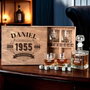 Whiskey Gift Box for 70 Year Old – 70th Birthday Set, Custom Whiskey Glass, 1955 Whiskey Glass, Etched Decanter, Personalized Gift