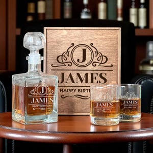 Whiskycadeau verjaardag of verjaardag – gepersonaliseerde glazen en karaf voor hem, ideaal voor echtgenoot, opa, vriend of getuige geschenkdoos