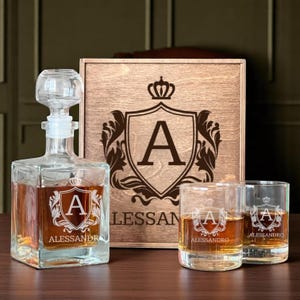 Prezent na Dzień Ojca, Prezent dla Taty, Prezent dla Mężczyzny, Zestaw Karafki do Whiskey, Grawerowane Pudełko Drewniane, Spersonalizowane Szkło, Prezent Urodzinowy, Karafka Do Bourbon