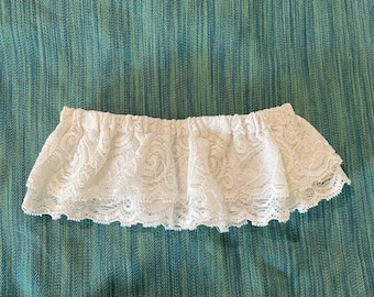 White nylon vintage lace garter small/ medium