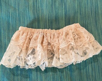 Ivory vintage lace garter small/ medium