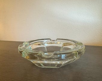 Vintage Glass Ashtray with Starburst Base – Midcentury Barware, Heavy Pressed Glass