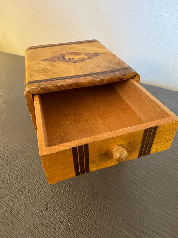 Occupied Japan Trinket Box: Miniature Wooden Jewe… - image 4