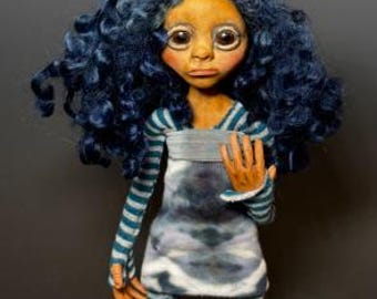 Melancolia - Boneca de arte em argila polimérica feita à mão, peça única de colecionador.