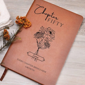 Regalo de 50 cumpleaños para ella o él, diario con nombre del capítulo 50, cuaderno con flores de nacimiento, regalo personalizado para mujer o mamá de 50 años