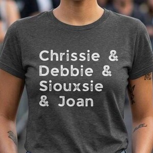 Dames punkrock-T-shirt: rock-'n-roll-T-shirt, dames uit de jaren 80, New Wave-concertshirt, Distressed Vintage Top, cadeau muziekliefhebber, rocker-T-shirt afbeelding 1