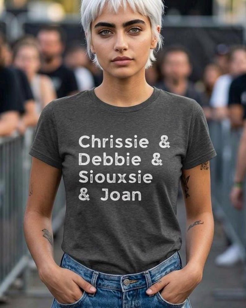 Dames punkrock-T-shirt: rock-'n-roll-T-shirt, dames uit de jaren 80, New Wave-concertshirt, Distressed Vintage Top, cadeau muziekliefhebber, rocker-T-shirt afbeelding 1