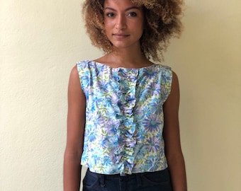 Vintage 60's Crop Top / Cotton Sleeveless Blouse /Blue Green Purple Flower Child Shirt / Boho / Floral Blouse / Sixties Midriff Shell Shirt