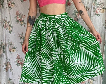 1950's Palm Leaf Print Midi Skirt / Cotton Skirt / Novelty Print Kelly Green and White Skirt / Resortwear / Vacation Skirt