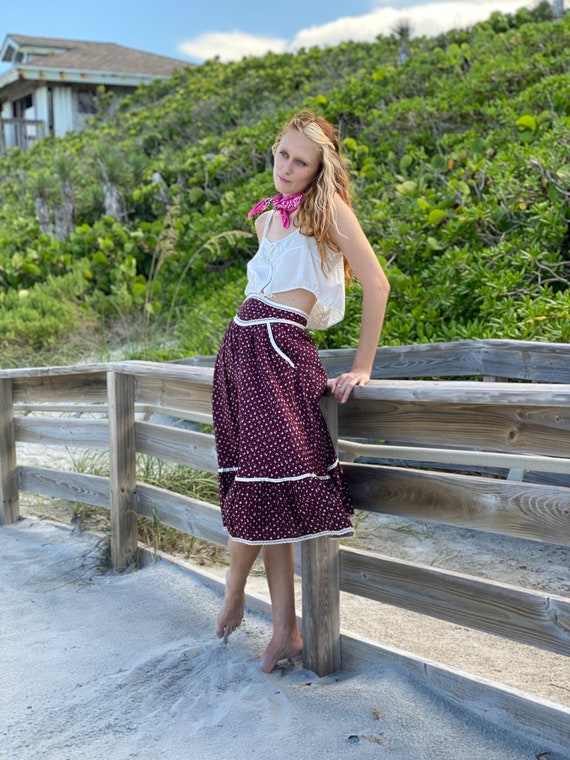 Antique Crop Top / White Crochet Neckline / Cropp… - image 7