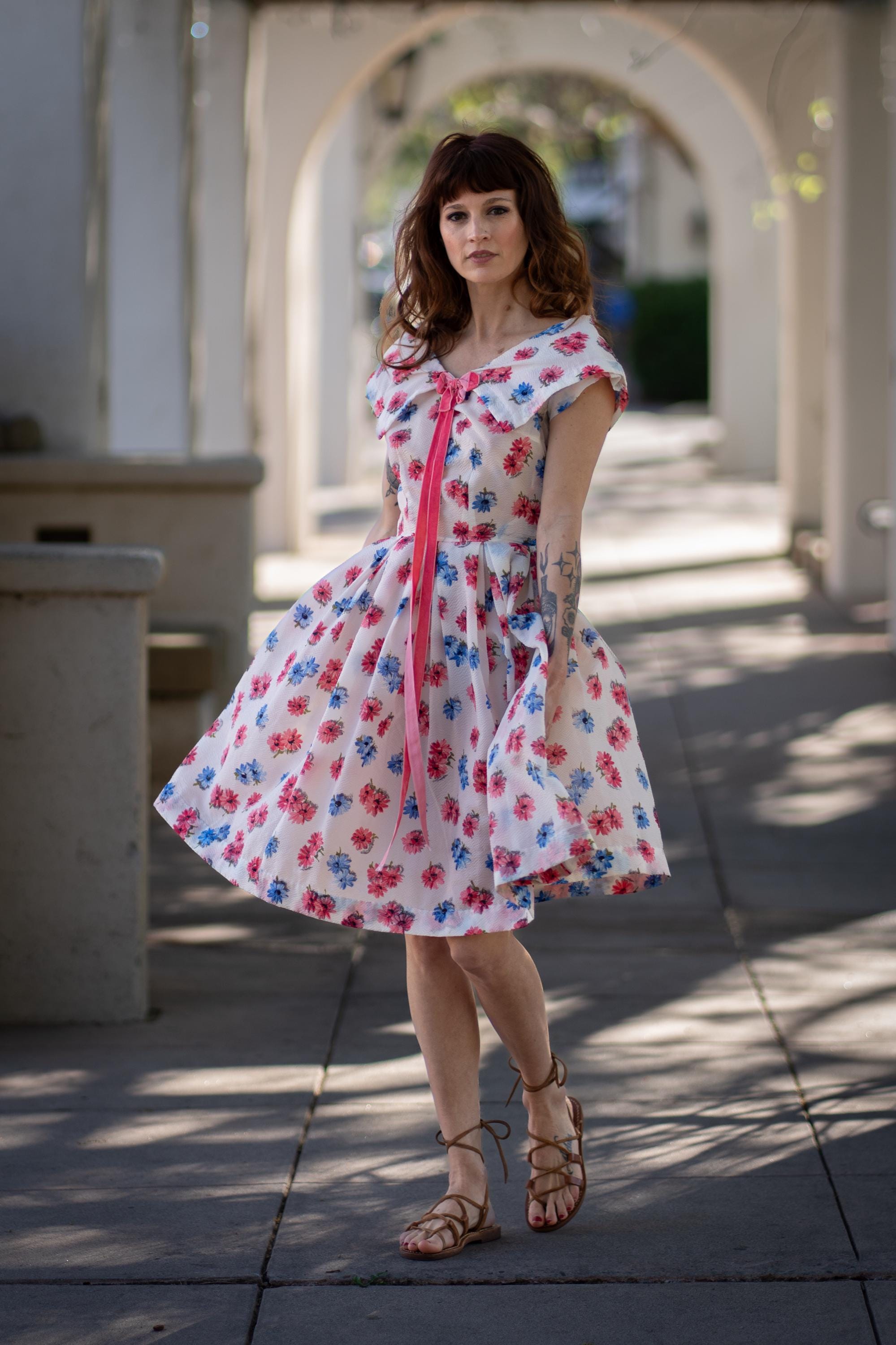 1960's Dress / Floral Full Skirt Dress / Flower Print Summer Dress / Casual / Garden Party Dress / Sixties Dress
