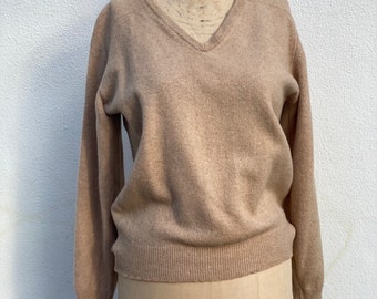 1970s Cashmere V Neck Sweater / Beige Knit Top / Seventies Sweater / Slouchy Pullover Sweater