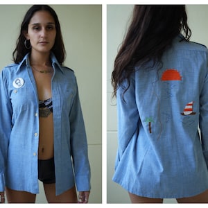 70&#39;s Embroidered Chambray Shirt / Sun Boat Palm Tree Embroidery Lightweight Cotton Shirt / Button Up Shirt Denim Shirt / Gender Neutral