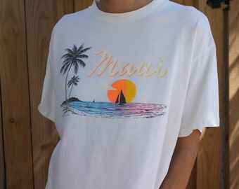 Vintage 80's Maui Tshirt / Soft Hawaiian T Shirt / Vacation Tee / Sunset Beach 80's  tshirt / Unisex / Gender Neutral / Boating Sailing