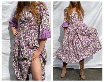 Vintage Romantic Dress /  Floral Cotton Dress with Frilly Sleeves / Garden Party Gatsby Dress / Late 30's to 50's Feedsack Cotton