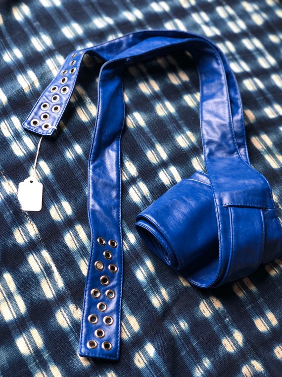 1980's Cobalt Blue Leather Tie Belt / Vintage Lea… - image 2