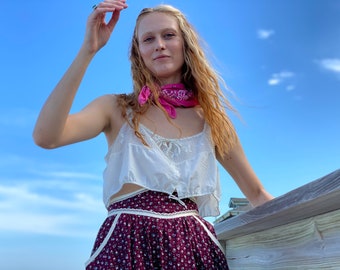 Antique Crop Top / White Crochet Neckline / Cropped Blouse / Ethereal Summer Shirt / Tank Top / Festival Top