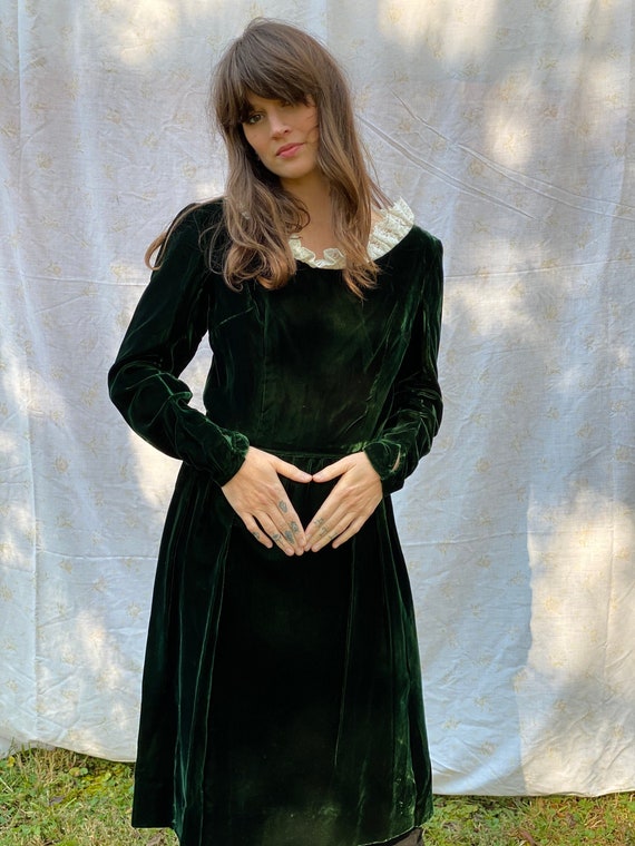 1960's Velvet Dress / 1960's Mod Mini Dress / Whit