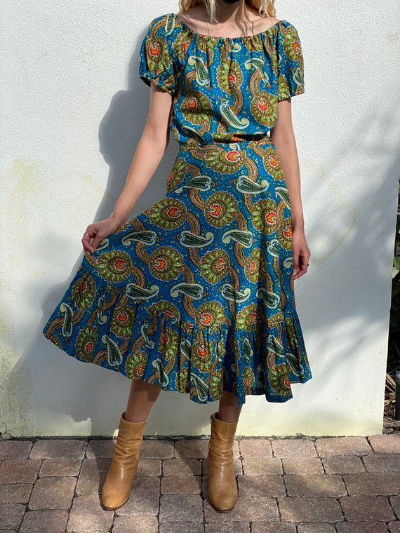 1950s Dress Set / Printed Full Skirt and Blouse S… - image 10
