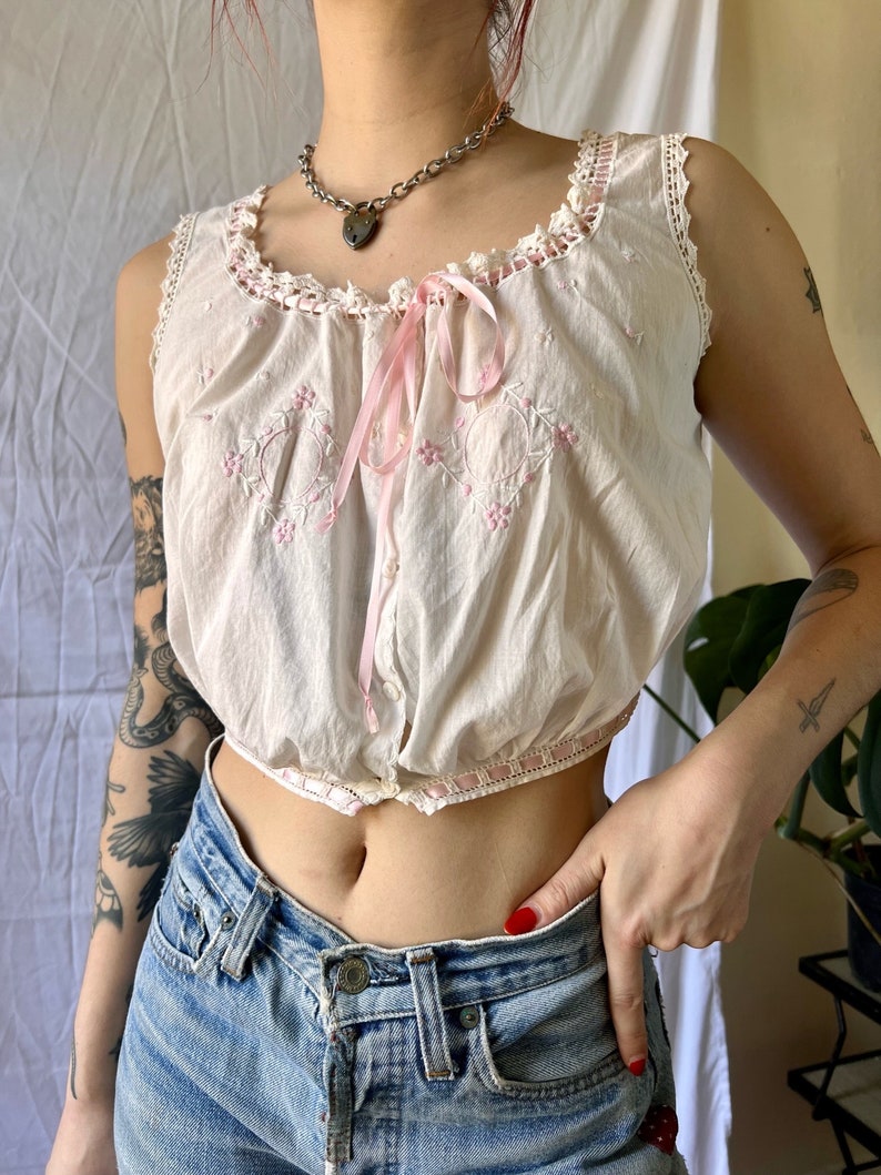 1910's Crochet Cropped Blouse / Antique Embroidered White Summer Cami Shirt with MOP Buttons / Ethereal Festival / Haute Hippie Boho Blouse image 4
