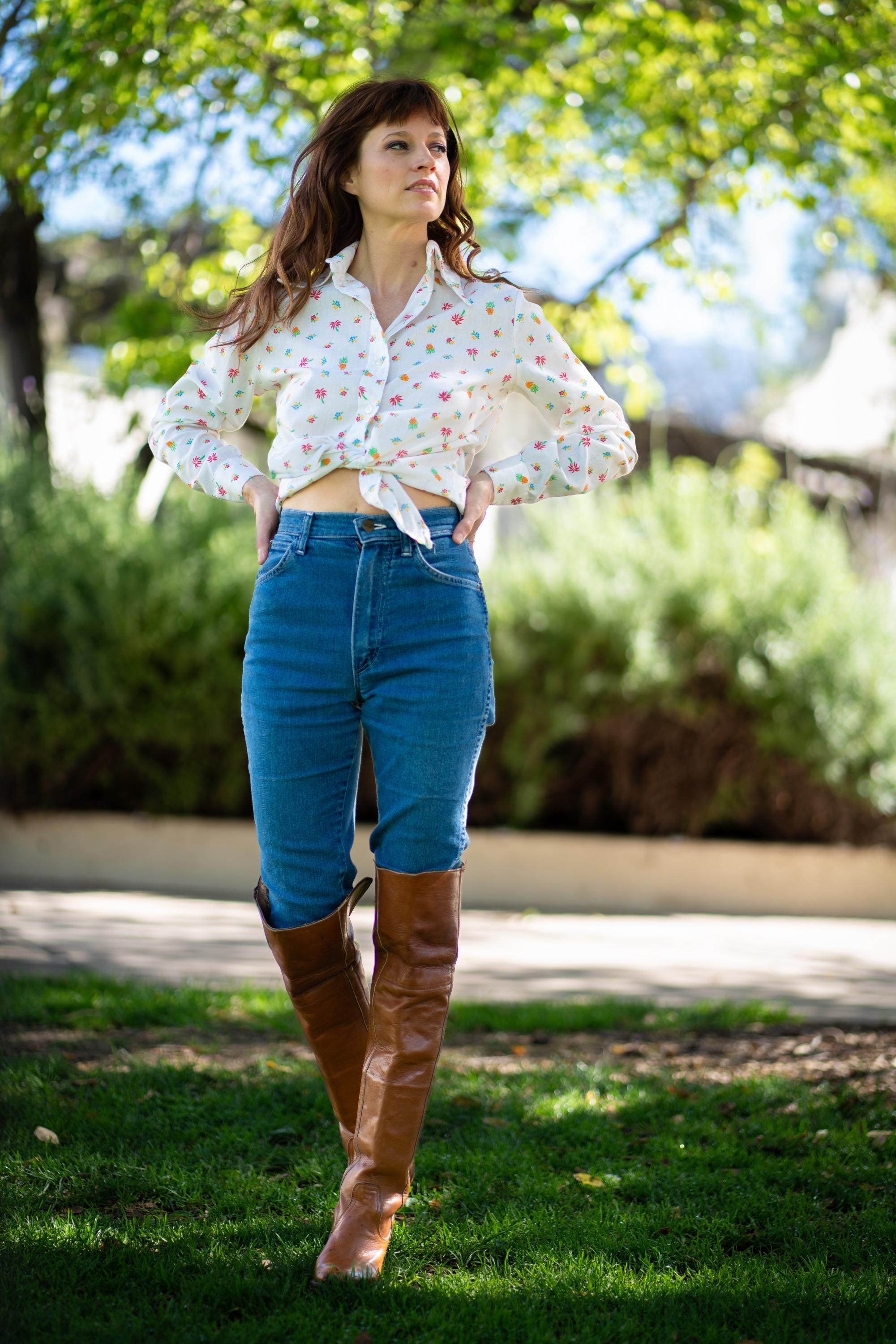 1970's Shirt / Novelty Palm Tree and Pineapple Print Top / Haute