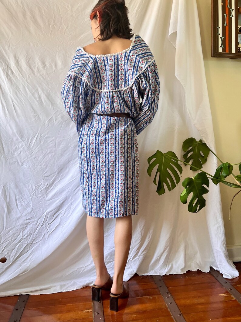 Vintage Flannel Dress / Granny Nightgown / Tunic Shift / Shirt Dress / Floral Night Dress / Nightgown Tunic image 3