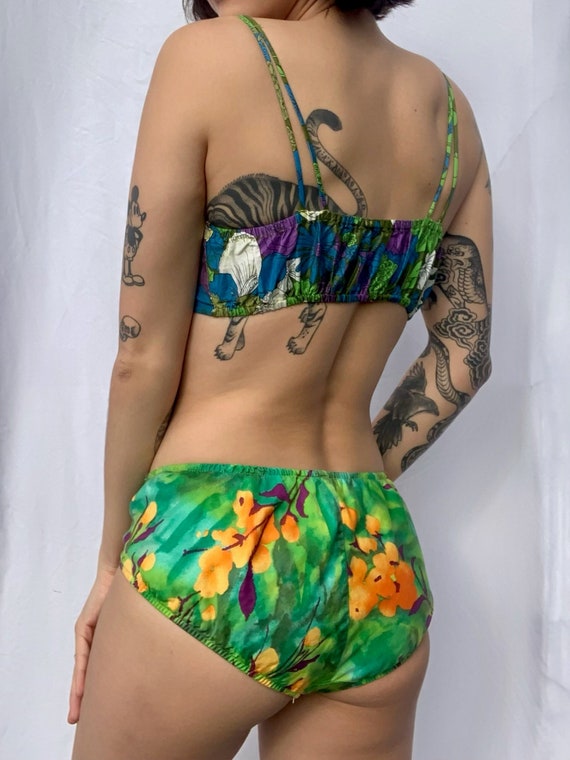 Fondos de bikini de los anos 60 Estampado floral azul y verde Traje de bano adolescente Ropa de resort Traje de bano vintage Swimmy de los anos sesenta Etsy Mexico