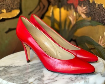 1980s Sexy Shoes / Size 7 N US / Red Leather Heels / Pointed Toe Pumps / Made in Spain