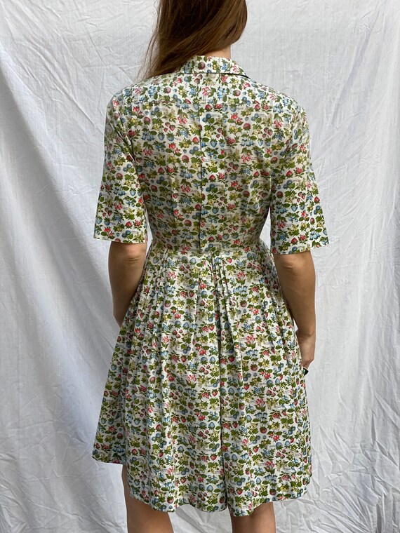 1950s Berry Novelty Print Dress / Vintage Fifties… - image 6
