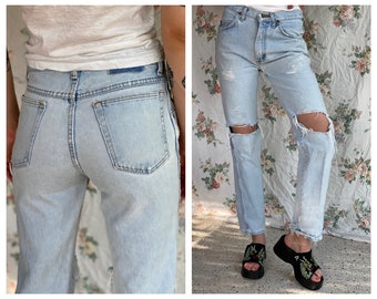 Vintage Wrangler Jeans / Thrashed 1990's High Waist Jeans / Light Wash Holey Jeans / Unisex / Gender Neutral Denim / Hipster Mom Jeans