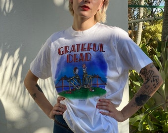 1981 Grateful Dead Band Tshirt / Golden Gate Bridge Rock Tee / Concert T shirt / Screen Stars / Unisex Tshirt / White San Fransisco Shirt