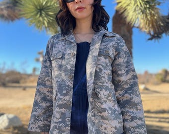 Jaqueta camuflada vintage / Jaqueta de caça com bolsos / Jaqueta camuflada pixelada / Jaqueta unissex / Jaqueta militar / Jaqueta de caça