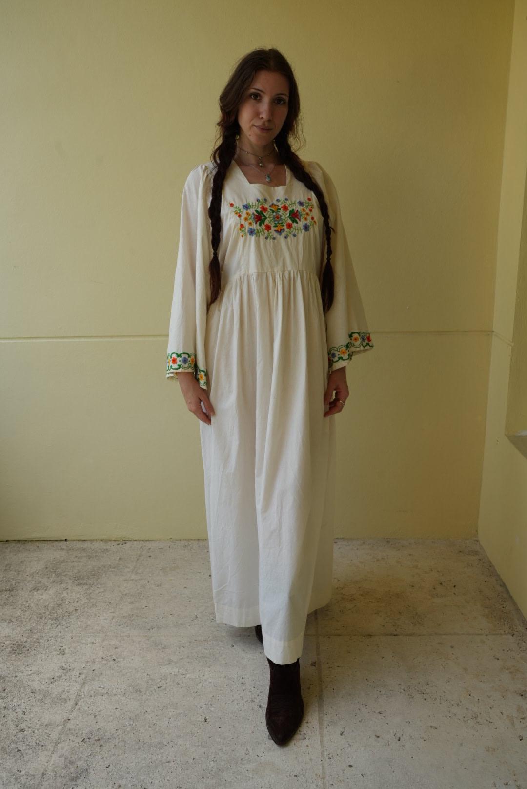 70's Maxi Dress / Floral Embroidered Garden Party Dress With Huge