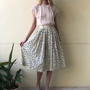 1950's Skirt / Novelty Vase Midi Skirt / Novelty Print Summertime Skirt / Picnic Skirt / Garden Party Skirt / Retro Print Skirt image 8