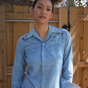 70&#39;s Embroidered Chambray Shirt / Sun Parrot Mushroom Flower Embroidery Lightweight Cotton Shirt / Button Up Shirt Denim Shirt