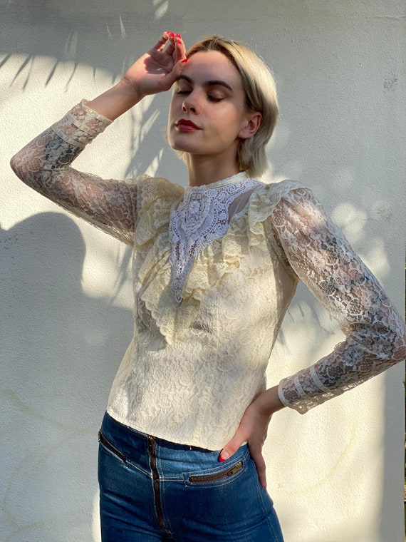 Gunne Sax Blouse / Cream Lace with Crochet Cotton 