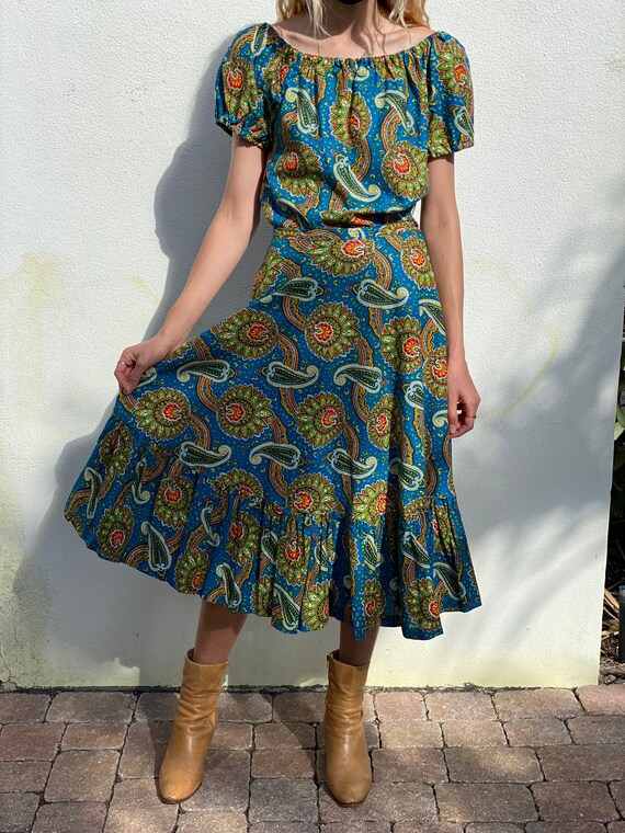 1950s Dress Set / Printed Full Skirt and Blouse S… - image 8