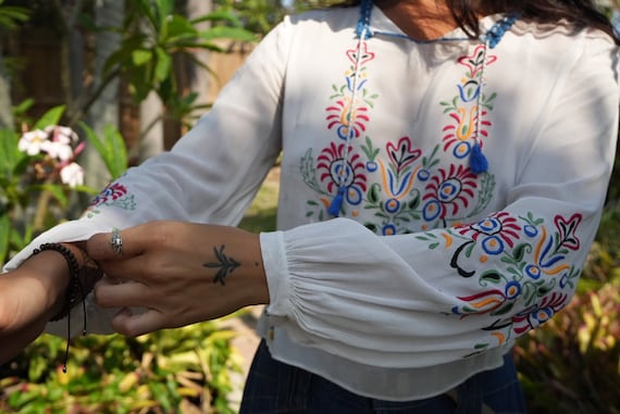 Blusa h ngara de 1940 Hilo de colores bordado Blusa hippie